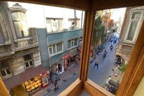 DELUXE BALKONY | Egyptian cotton sheets, premium bedding, down comforters, free minibar - Şiva Pera Hotel and Spa (Istanbul)