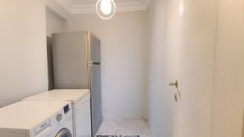 Apartment, 2 Bedrooms | Private kitchen