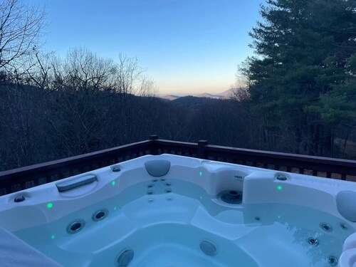 Timber Creek Falls - a Shenandoah cabin with a private waterfall