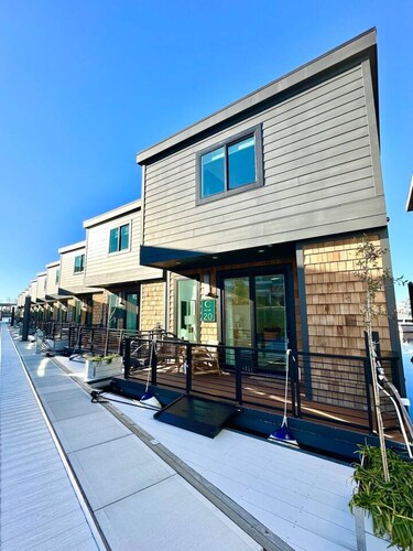 Escape @ The Cove Riverwalk Villas