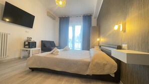 Quarto superluxo, 1 quarto, terraço, vista para a cidade | Roupas de cama premium, edredons de pluma, frigobar, escrivaninha