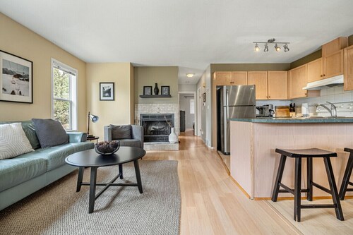 Forest Heights | Central | King Bed | Affordable
