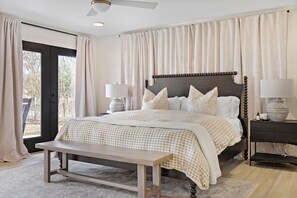 3 chambres, coffres-forts dans les chambres, bureau