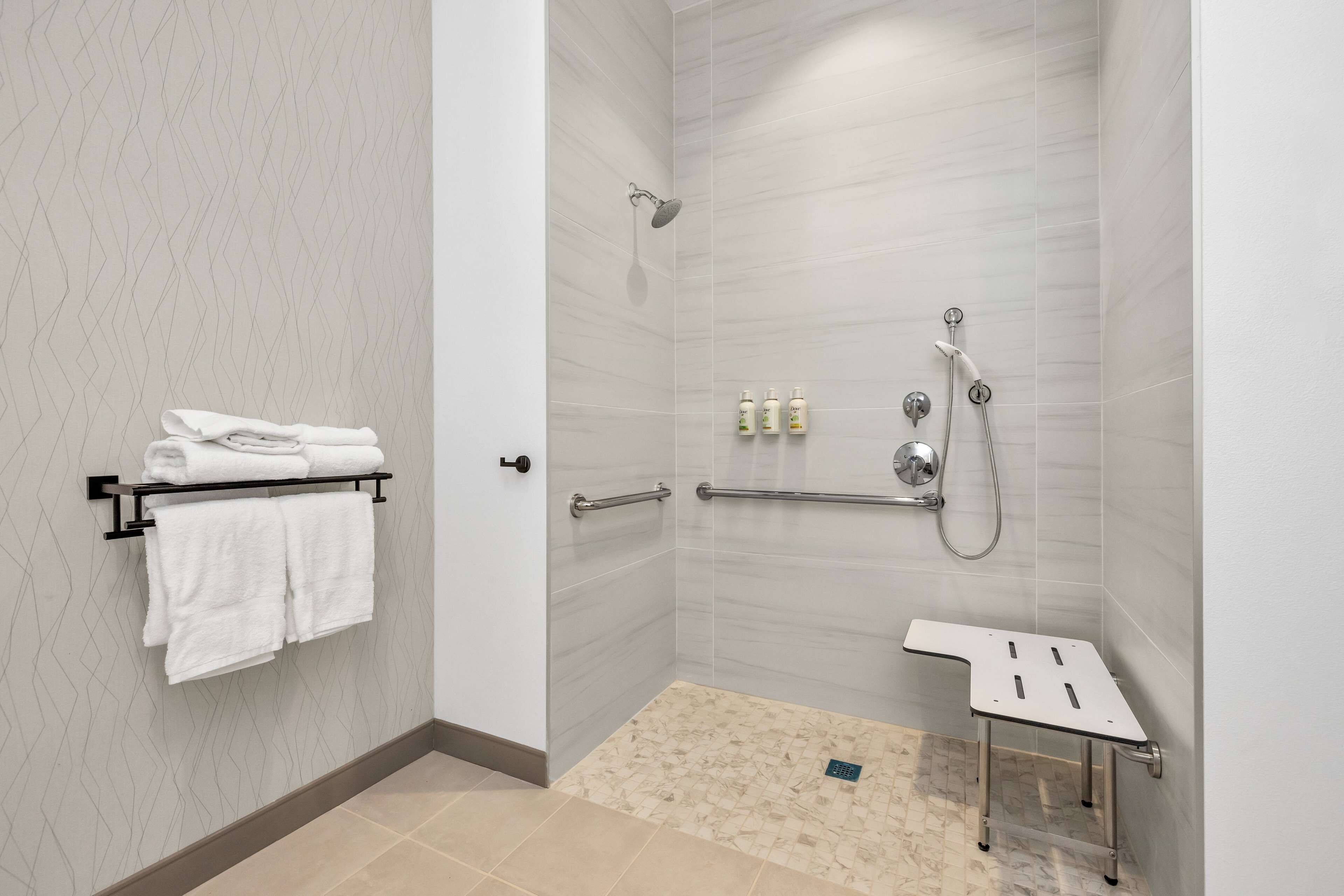 Kamar mandi difabel