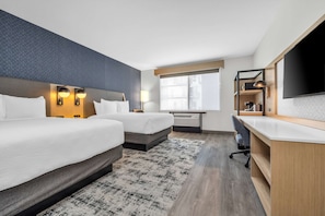 Room, 2 Queen Beds, Non Smoking | In-room safe, individually decorated, individually furnished, desk - La Quinta Inn & Suites by Wyndham San Jose Airport-Downtown (San Jose)