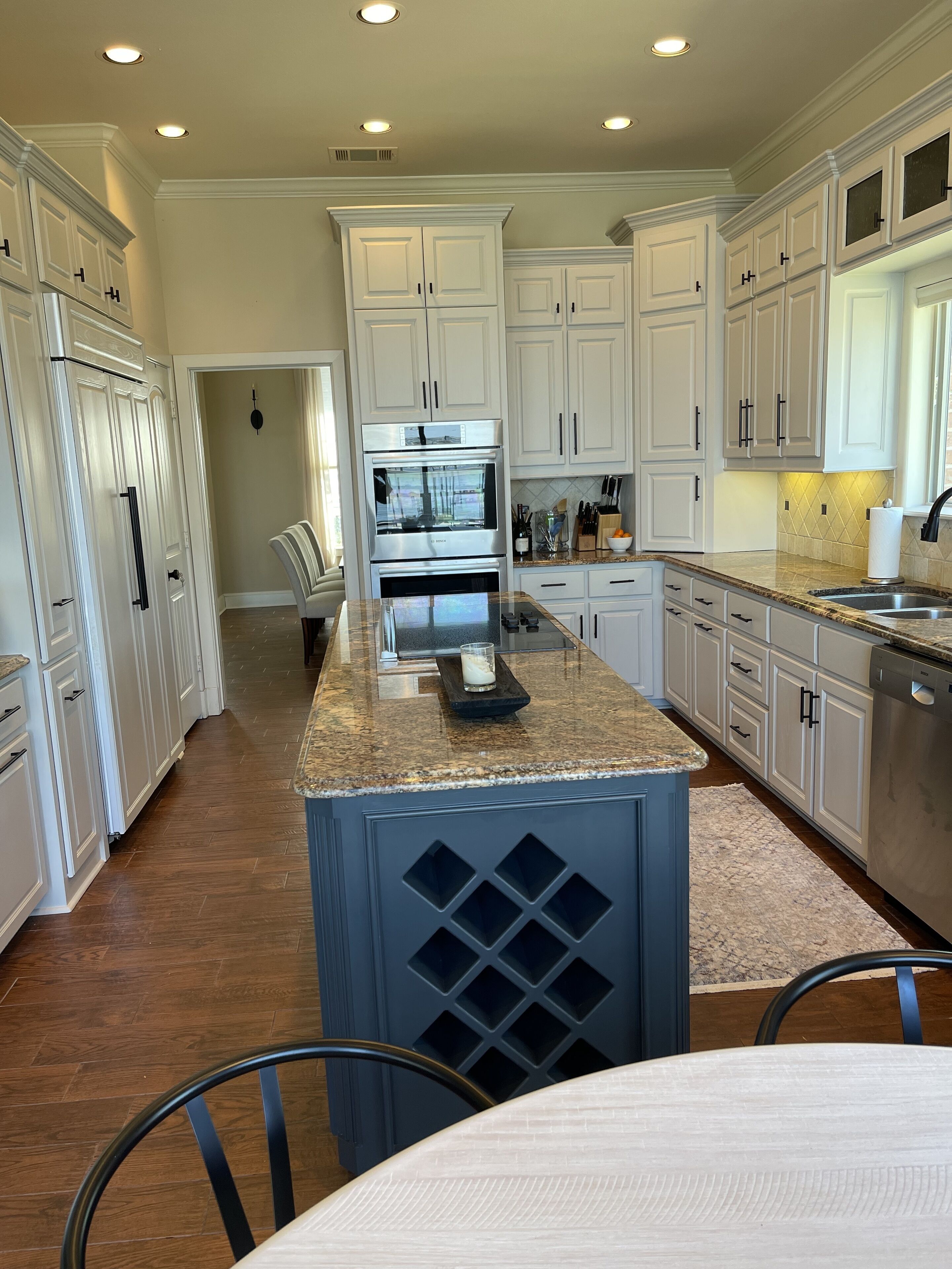 Frigorífic, microones, forn i placa de cuina 