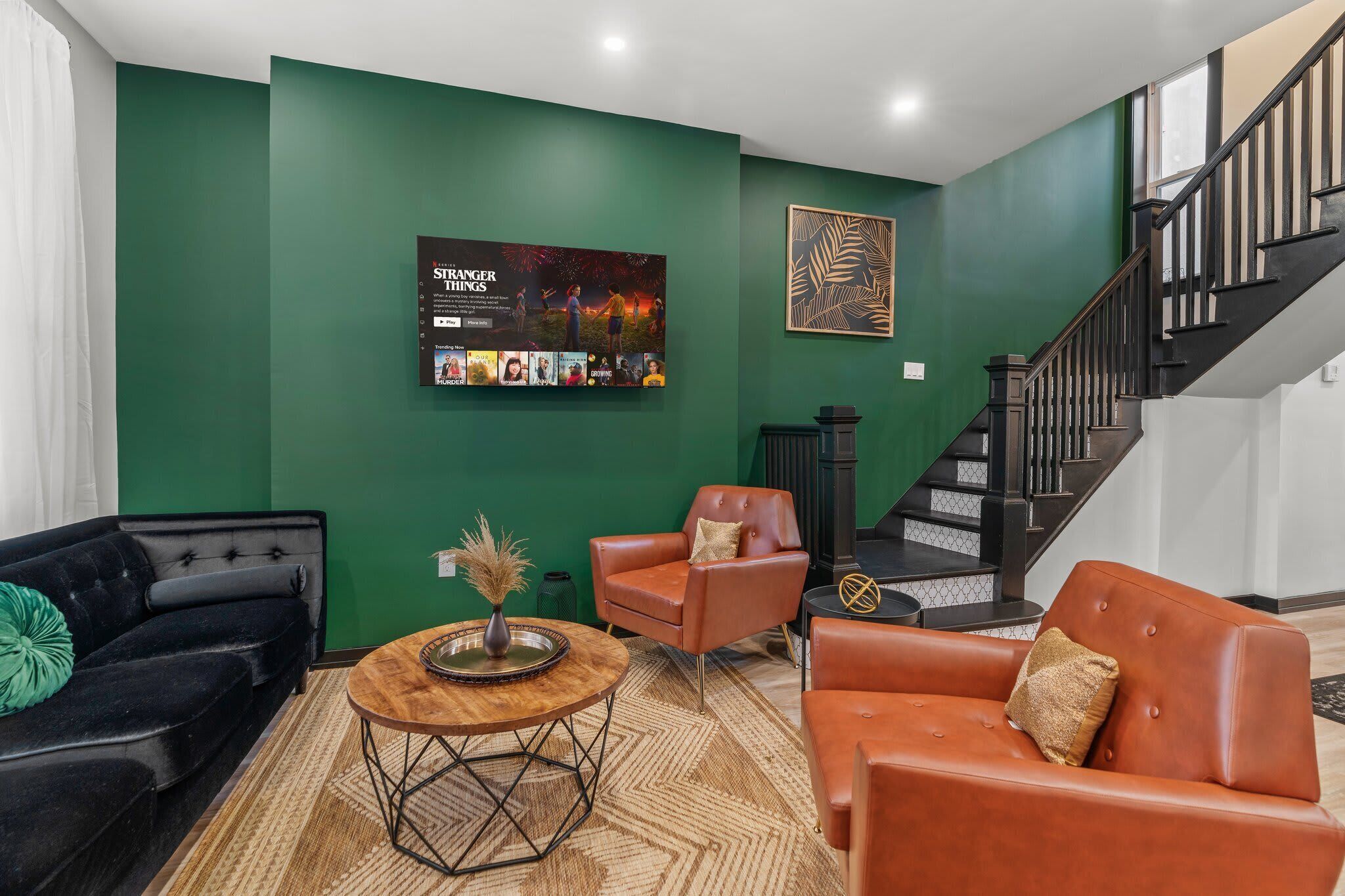 Lavish Family Friendly Retreat w/ Pool Table & 85" TV