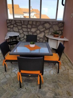Appartement (One Bedroom Apartment with Terrace) | Aire de pique-nique/barbecue