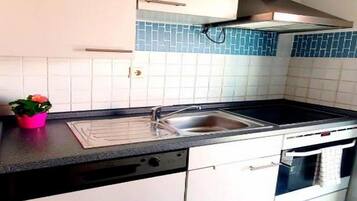 Departamento (One Bedroom Apartment with Terrace) | Cocina privada | Refrigerador