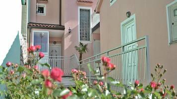 Departamento (One Bedroom Apartment with Terrace) | Entrada de la propiedad