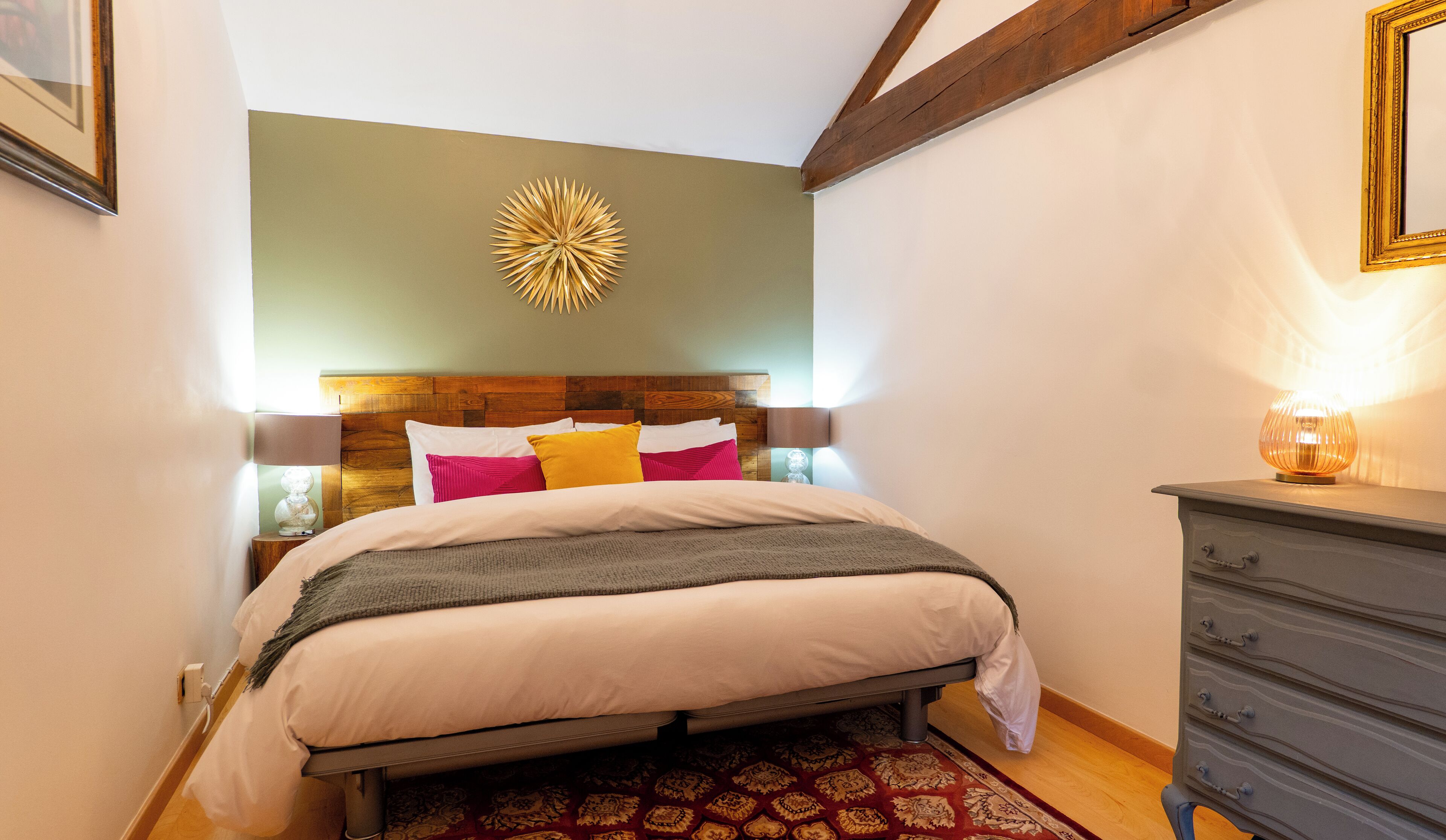 2 slaapkamers, een strijkplank/strijkijzer, wifi, beddengoed