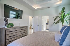 4 habitaciones, tabla de planchar con plancha y cuna de viaje 