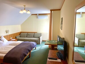 Habitación Confort | Caja fuerte, cortinas opacas, wifi gratis y ropa de cama