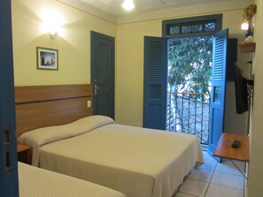 Comfort Double or Twin Room | Pillowtop beds, minibar, laptop workspace, free WiFi - Pousada do Canto (Rio Acima)