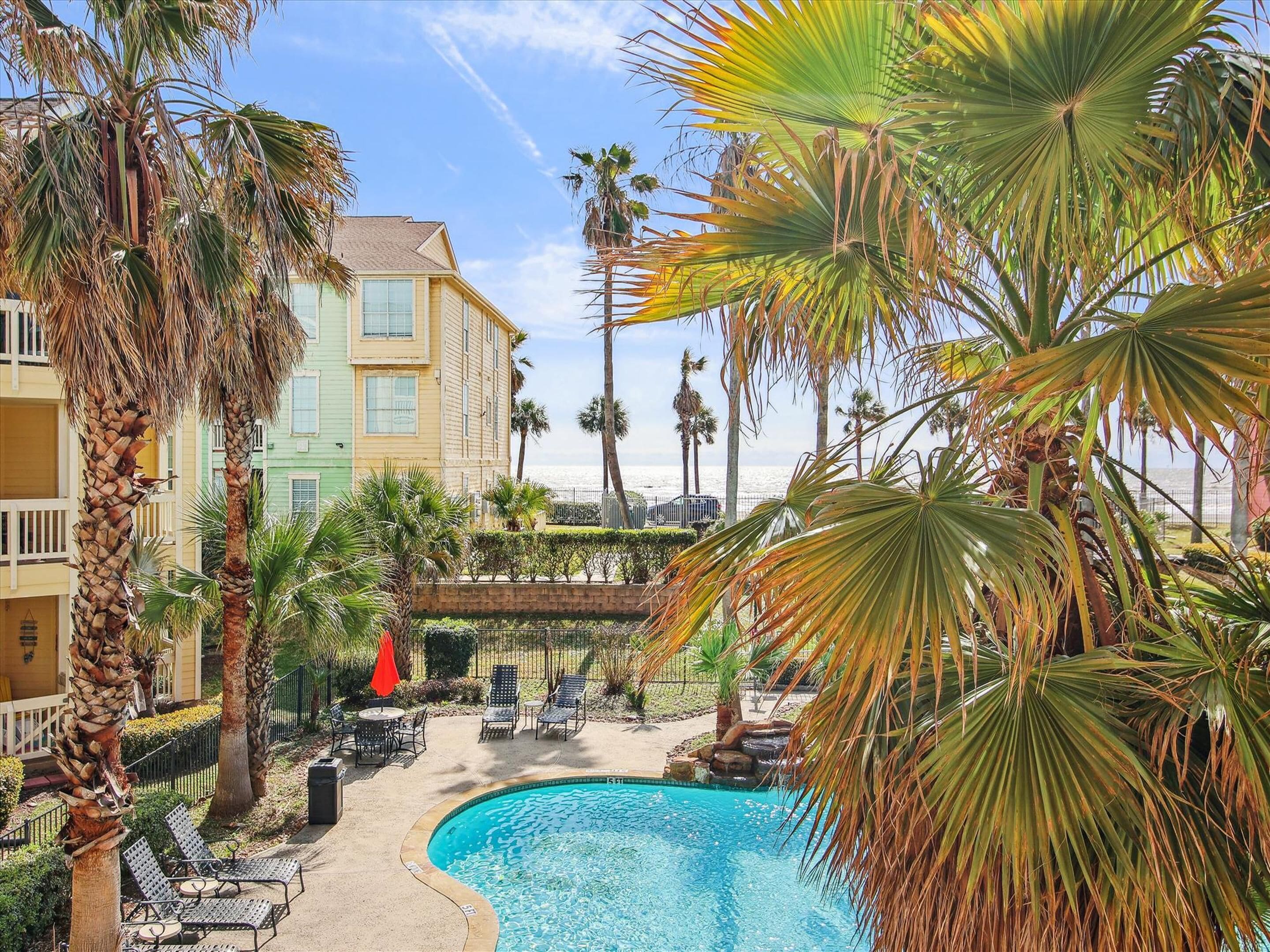 Dawn 822-Beach 'n Pool | Pool, Near Area Fun!