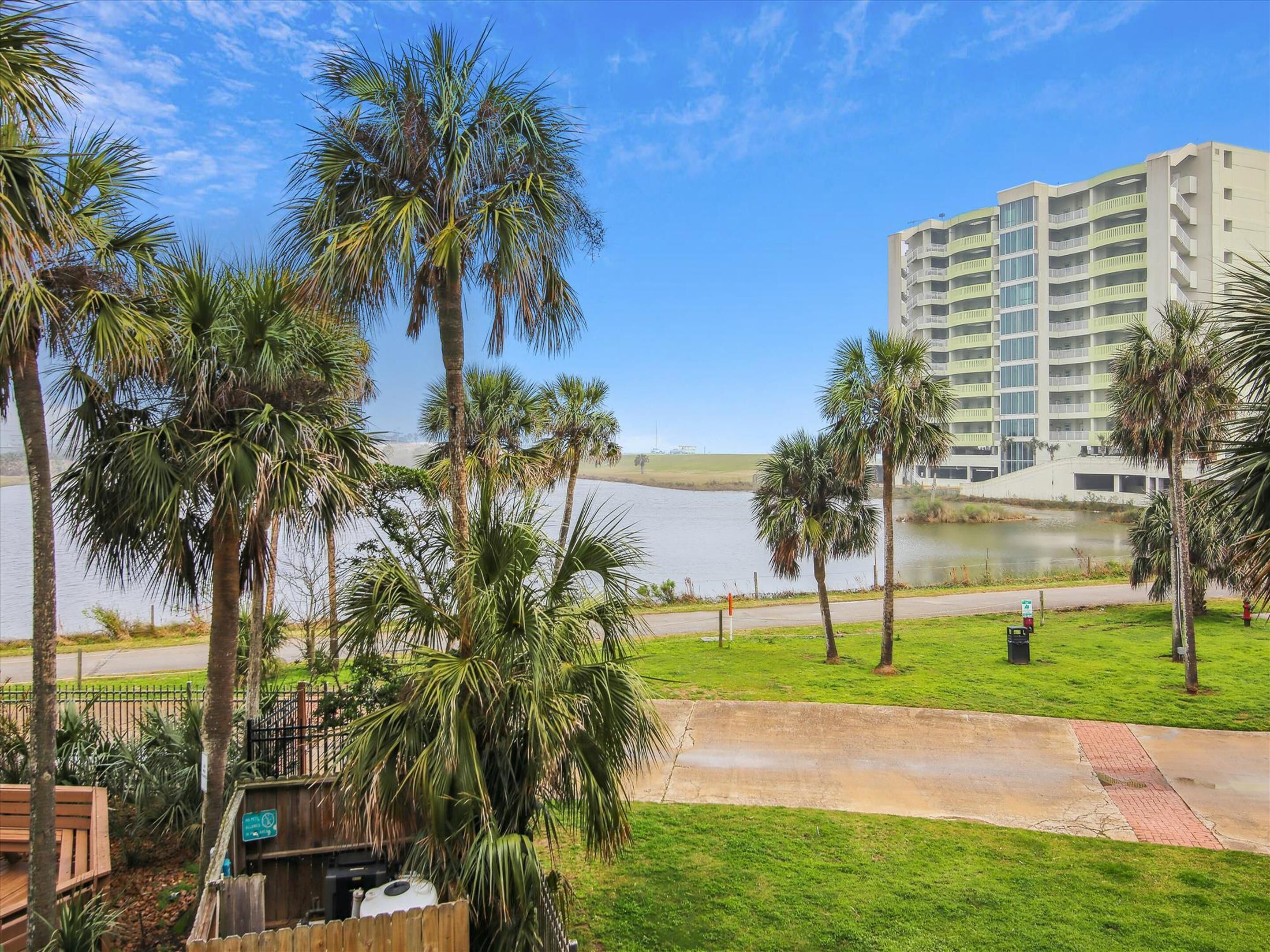 Salt Life | Pool Access, Pet Friendly + Near Area Fun!
