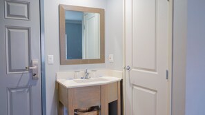 Free WiFi, bed sheets - El Patio Hotel (San Bernardino)