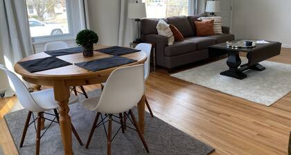 Cozy 2 bedroom + sleeping are close to Grant's Farm trail & 15 min. to downtown