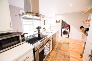 Fridge, microwave, oven, stovetop - Modern Cottage with Ocean Access & Wildlife (Harpswell)