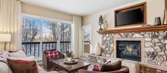 Luxe Beaver Creek 2BR – Balcony Views & Alpine Summer Escape