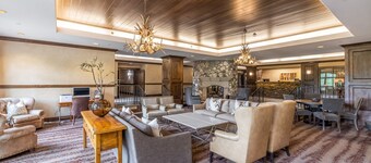 Luxe 2BR Beaver Creek Retreat - Balcony Views & Hiking Access