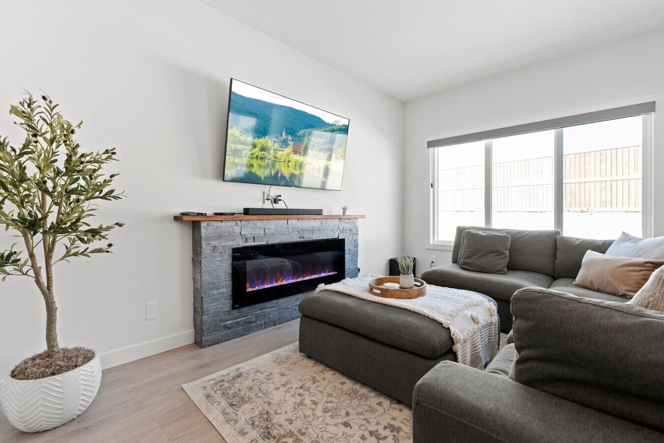 TV, peis, fotballspill og bordtennis