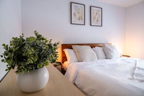 4 bedrooms, desk, iron/ironing board, WiFi