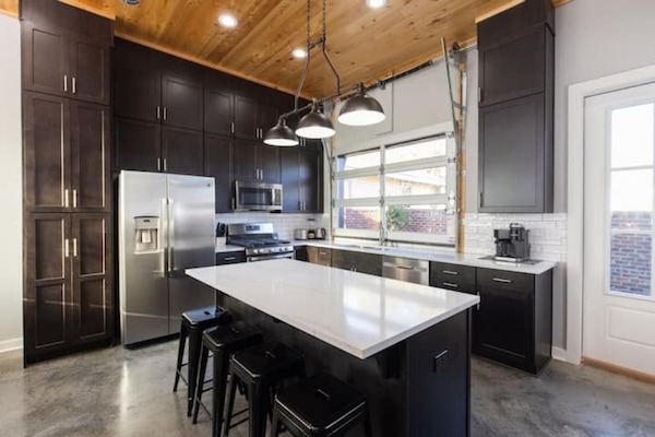 Enjoy this great kitchen.