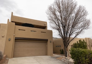 Exterior - **20% New Listing Discount! Tramway Home By Sandia Mountains (Albuquerque)