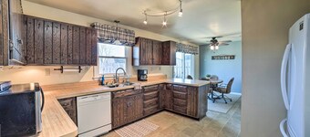 Rural Seneca House w/ Yard Near I-80