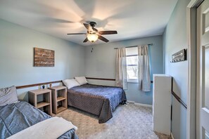 3 Schlafzimmer, Schreibtisch, Bügeleisen/Bügelbrett, WLAN