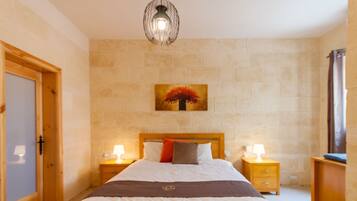 4 bedrooms, bed sheets