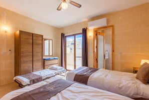 Standard House, 4 Bedrooms, Refrigerator & Microwave (Nadurija, So Nice Gozitan Villa +)