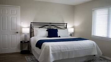 3 bedrooms, desk, iron/ironing board, travel cot