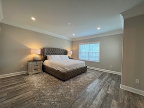 4 bedrooms, iron/ironing board, free WiFi