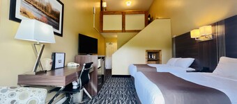 Family Suite - 2 Double Bed and 1 King Bed