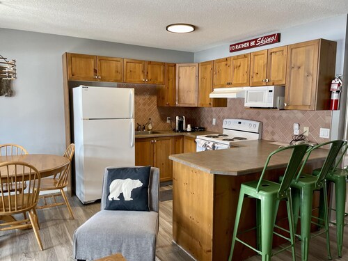 Condo 2 Bedroom 2 Bathroom-NO PETS