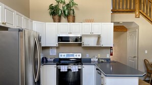 Coffee/tea maker - Deluxe 3 Bedroom Condo 2 Bath- NO PETS (Fernie)
