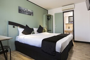 1 bedroom, desk, laptop workspace, blackout curtains