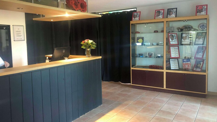 Enzo Hotels Chartres Mainvilliers By Kyriad Direct