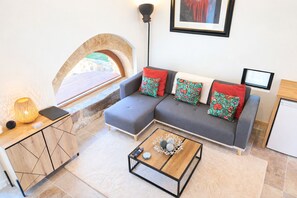 Télévision, chaîne hi-fi