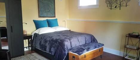 1 bedroom, iron/ironing board, free WiFi, bed sheets