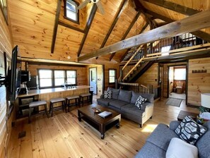 Smart TV, books - Private Lakefront Cabin with Hot Tub, Beach and Room for 10 (Norwalk)