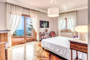 6 Schlafzimmer, Zimmersafe, Bügeleisen/Bügelbrett, Reisekinderbett