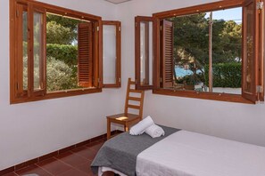 4 bedrooms, iron/ironing board, free WiFi, bed sheets - Villa Francesca for 8 people in Manresa in Alcudia near the Beach (Alcúdia)