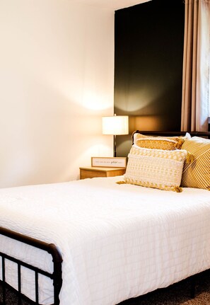 3 bedrooms, iron/ironing board, free WiFi, bed sheets