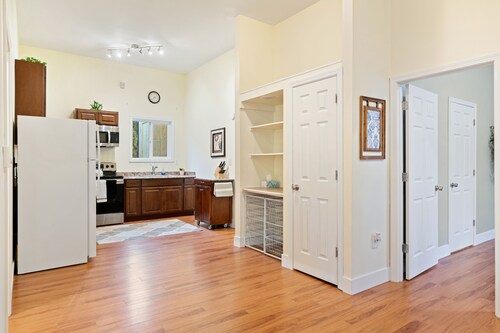 Ideal Northwest Getaway | Near Lake Washington and Seattle