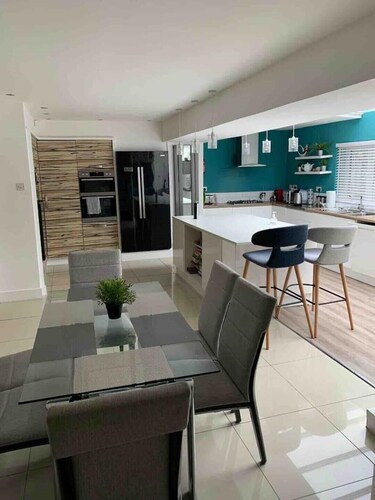 Warm and Inviting home in Fairview - With Outdoor Hot tube