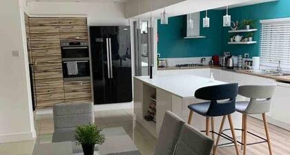 Warm and Inviting home in Fairview - With Outdoor Hot tube