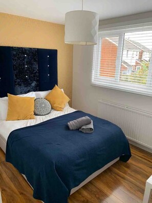 4 chambres, fer et planche à repasser, Wi-Fi gratuit, draps fournis